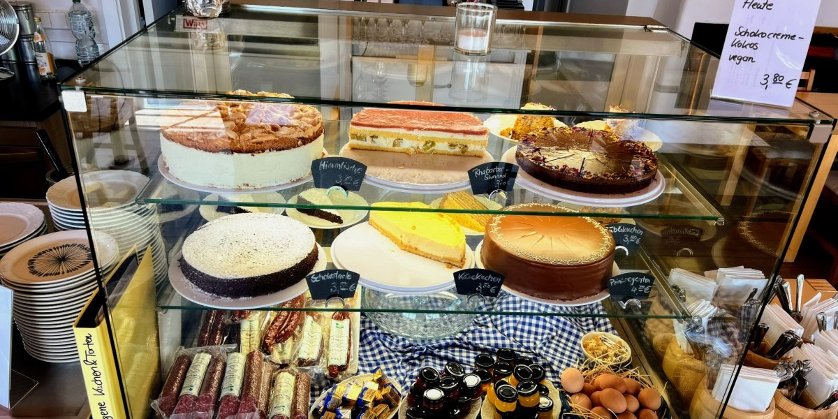 Leckere Kuchen gibt's im Café Bolzmacher in Rothenrain - übrigens auch vegane Kuchen- und Tortenspezialitäten, © Hochschule München Leckere Kuchen gibt's im Café Bolzmacher in Rothenrain - übrigens auch vegane Kuchen- und Tortenspezialitäten, © Hochschule München