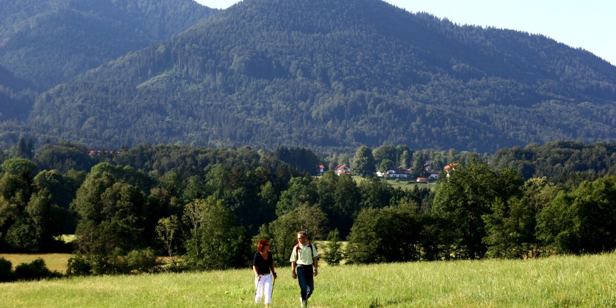 Blick auf Bad Heilbrunn mit den Hausbergen, © Gästeinformation Bad Heilbrunn Blick auf Bad Heilbrunn mit den Hausbergen, © Gästeinformation Bad Heilbrunn