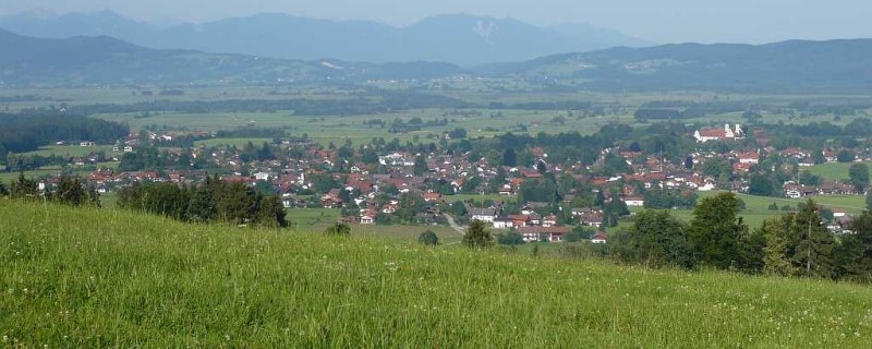 Blick auf Benediktbeuern, © Tölzer Land Tourismus Blick auf Benediktbeuern, © Tölzer Land Tourismus