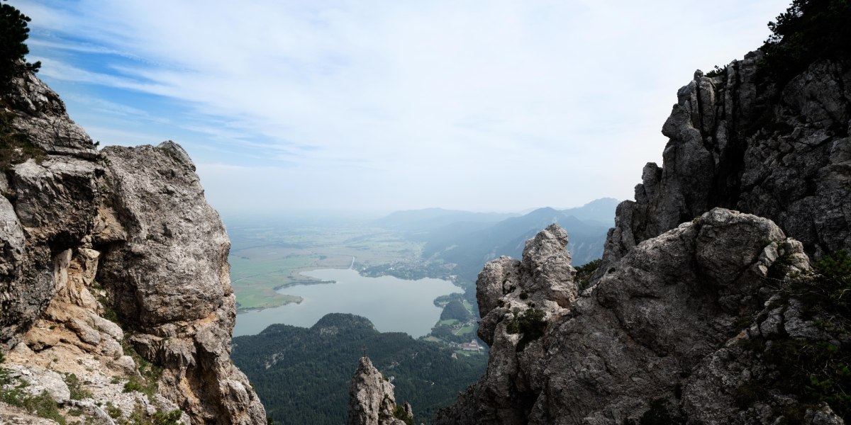 Kochelsee vom Gratweg Herzogstand - Heimgarten, © Tourist Information Kochel a. See Kochelsee vom Gratweg Herzogstand - Heimgarten, © Tourist Information Kochel a. See