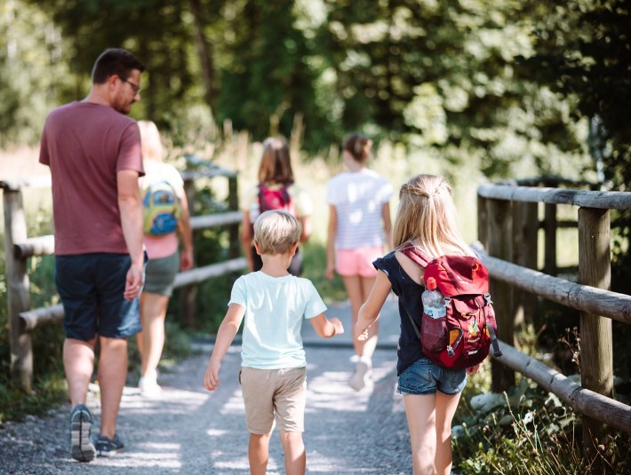 Wandern und Radeln mit Kindern - im Tölzer Land gibt es viele familientaugliche Touren, © Tölzer Land Tourismus|Leonie Lorenz Wandern und Radeln mit Kindern - im Tölzer Land gibt es viele familientaugliche Touren, © Tölzer Land Tourismus|Leonie Lorenz