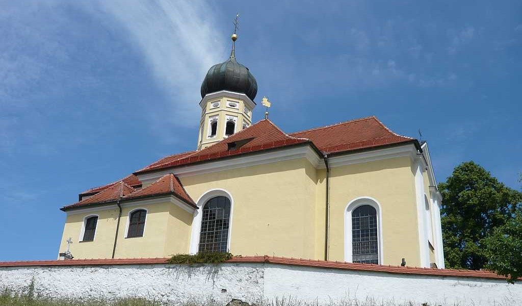 Kirche St. Georg in Bichl, © Gästeinformation Benediktbeuern Kirche St. Georg in Bichl, © Gästeinformation Benediktbeuern