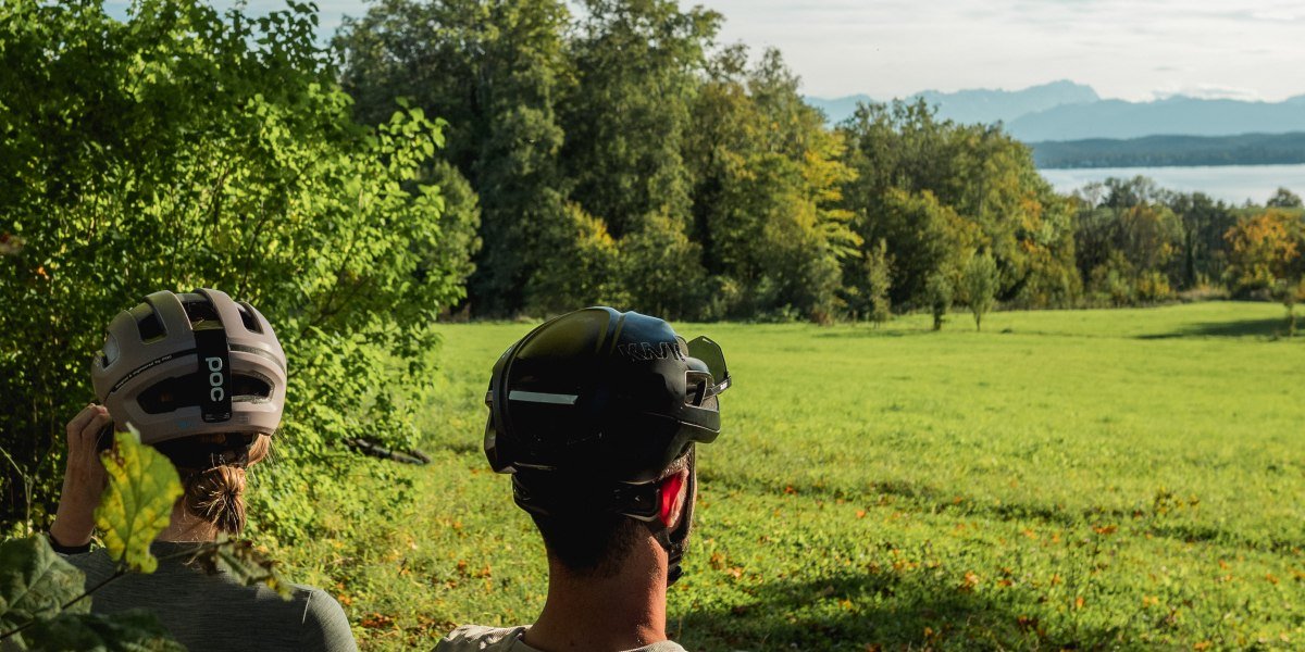 Blick vom Schlossgut Oberambach auf den Starnberger See Blick vom Schlossgut Oberambach auf den Starnberger See