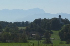 Münsing mit Zugspitzblick, © Tölzer Land Tourismus Münsing mit Zugspitzblick, © Tölzer Land Tourismus