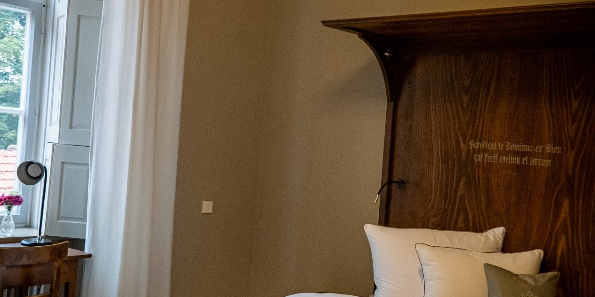 Zimmer im Kloster Beuerberg, © Tölzer Land Tourismus|Chris Geigl, sowhatwetravel Zimmer im Kloster Beuerberg, © Tölzer Land Tourismus|Chris Geigl, sowhatwetravel