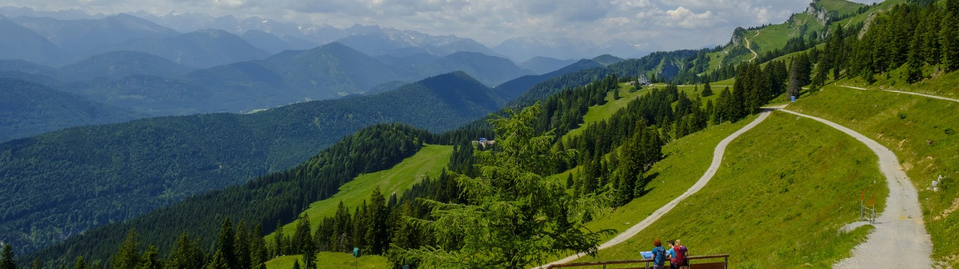 Panoramablick auf dem Brauneck, © Brauneck Bergbahn | Lisa Bahnmüller Panoramablick auf dem Brauneck, © Brauneck Bergbahn | Lisa Bahnmüller