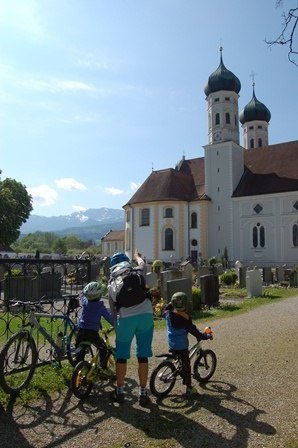Abstecher zum Kloster Benediktbeuren, © Stadt Wolfratshausen Abstecher zum Kloster Benediktbeuren, © Stadt Wolfratshausen