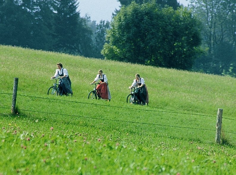 Mit dem Rad über die Hügel zwischen Bad Tölz und Bad Heilbrunn, © Unbekannt Mit dem Rad über die Hügel zwischen Bad Tölz und Bad Heilbrunn, © Unbekannt