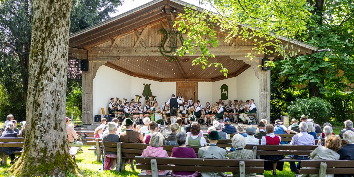 Kurkonzert im Kurgarten Lenggries, © Tourismus Lenggries, Foto: A. Greiter Kurkonzert im Kurgarten Lenggries, © Tourismus Lenggries, Foto: A. Greiter