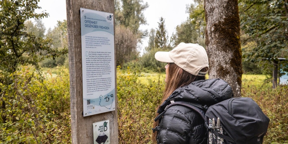Der Benediktusweg in Benediktbeuern bietet eine Auszeit., © Tölzer Land Tourismus|Chris Geigl, sowhatwetravel Der Benediktusweg in Benediktbeuern bietet eine Auszeit., © Tölzer Land Tourismus|Chris Geigl, sowhatwetravel