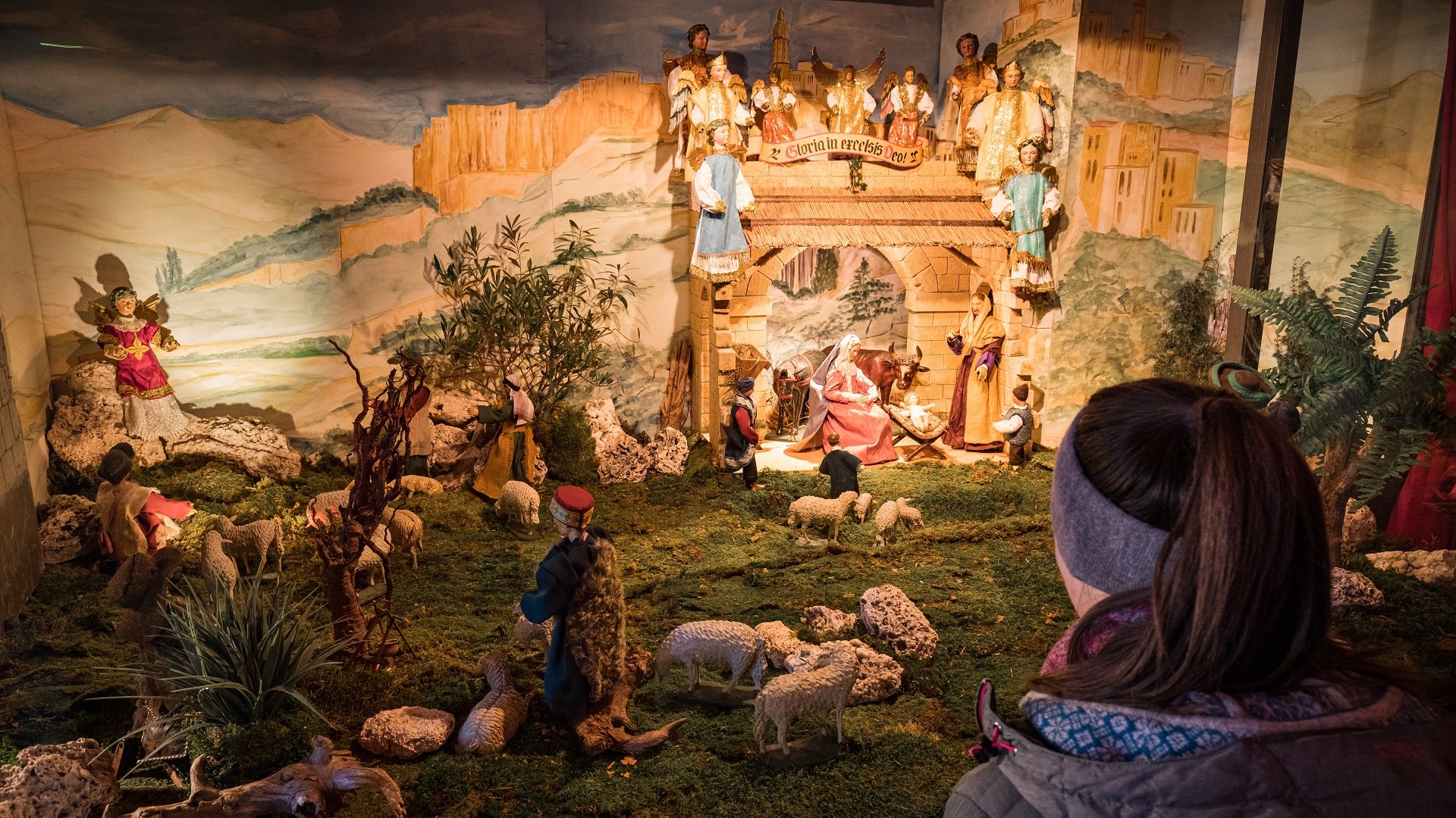 Bei einem stimmungsvollen Spaziergang durch Lenggries entdecken Sie in den Schaufenstern unterschiedlichste Krippendarstellungen., © Tourist Information Lenggries | Adrian Greiter Bei einem stimmungsvollen Spaziergang durch Lenggries entdecken Sie in den Schaufenstern unterschiedlichste Krippendarstellungen., © Tourist Information Lenggries | Adrian Greiter