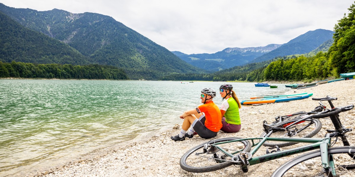 Radfahrer am Sylvensteinsee, © A.Greiter Radfahrer am Sylvensteinsee, © A.Greiter