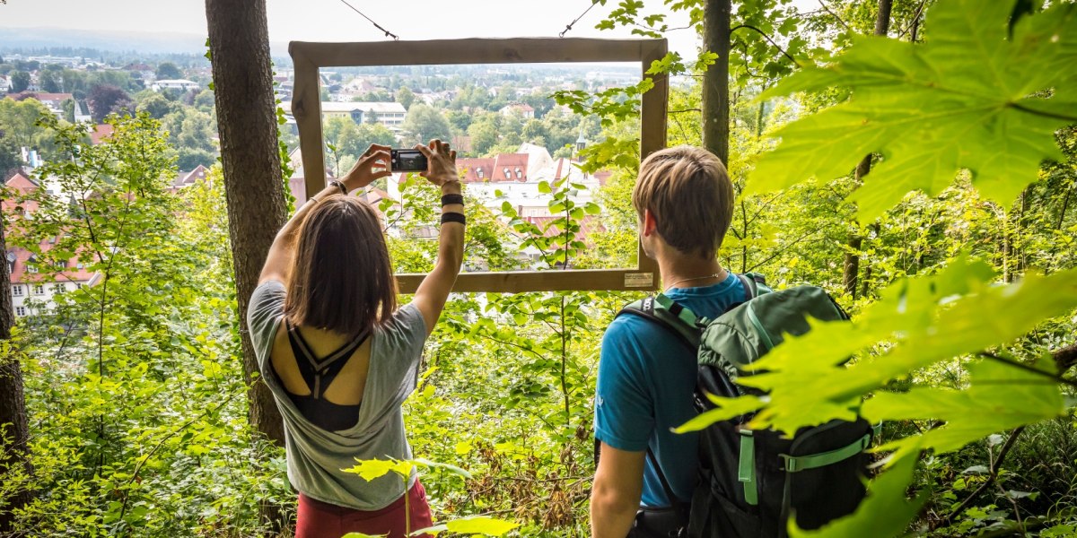 "Fotospot" Walderlebnislehrpfad Bergwald Wolfratshausen, © Stadt Wolfratshausen "Fotospot" Walderlebnislehrpfad Bergwald Wolfratshausen, © Stadt Wolfratshausen