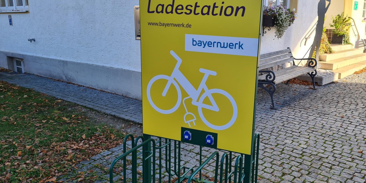 E-Bike-Ladestation am Rathausplatz, © Tourismus Lenggries E-Bike-Ladestation am Rathausplatz, © Tourismus Lenggries