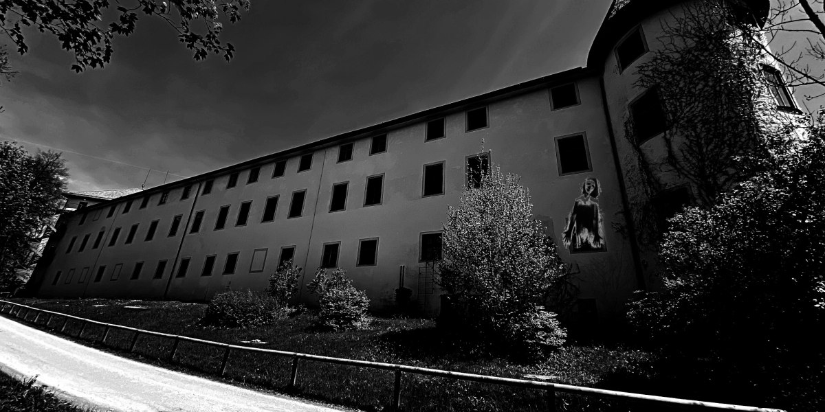 Kapitel 4 - Schlossgeist, © Fakultät für Tourismus - Hochschule München - Digitales Marketing & Management