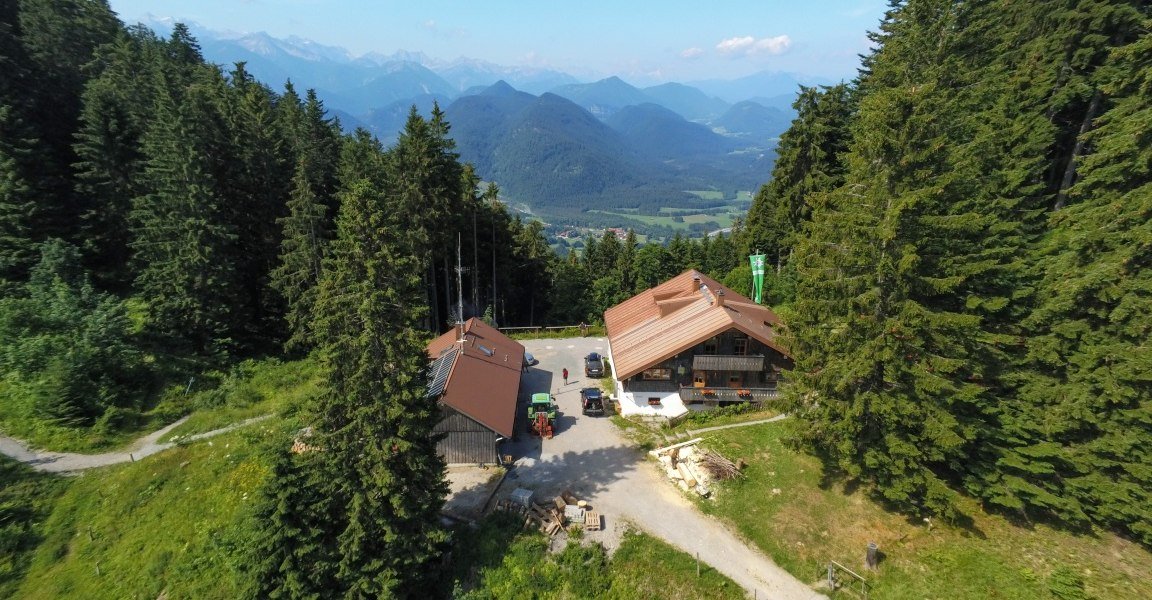 Blick auf die Lenggrieser H&uuml;tte von oben, &copy; Lenggrieser H&uuml;tte