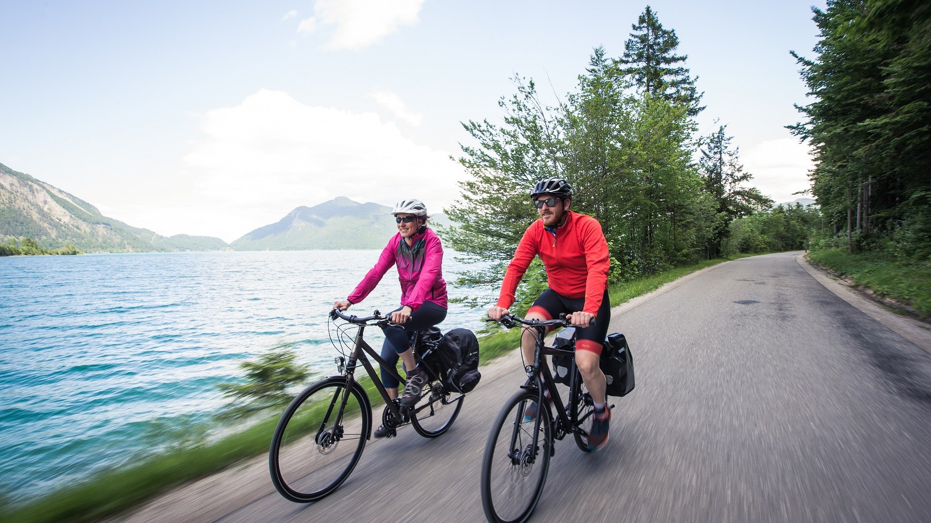 Unterwges mit dem Fahrrad - hier am Walchensee, &copy; oberbayern.de|Ch. Jorda
