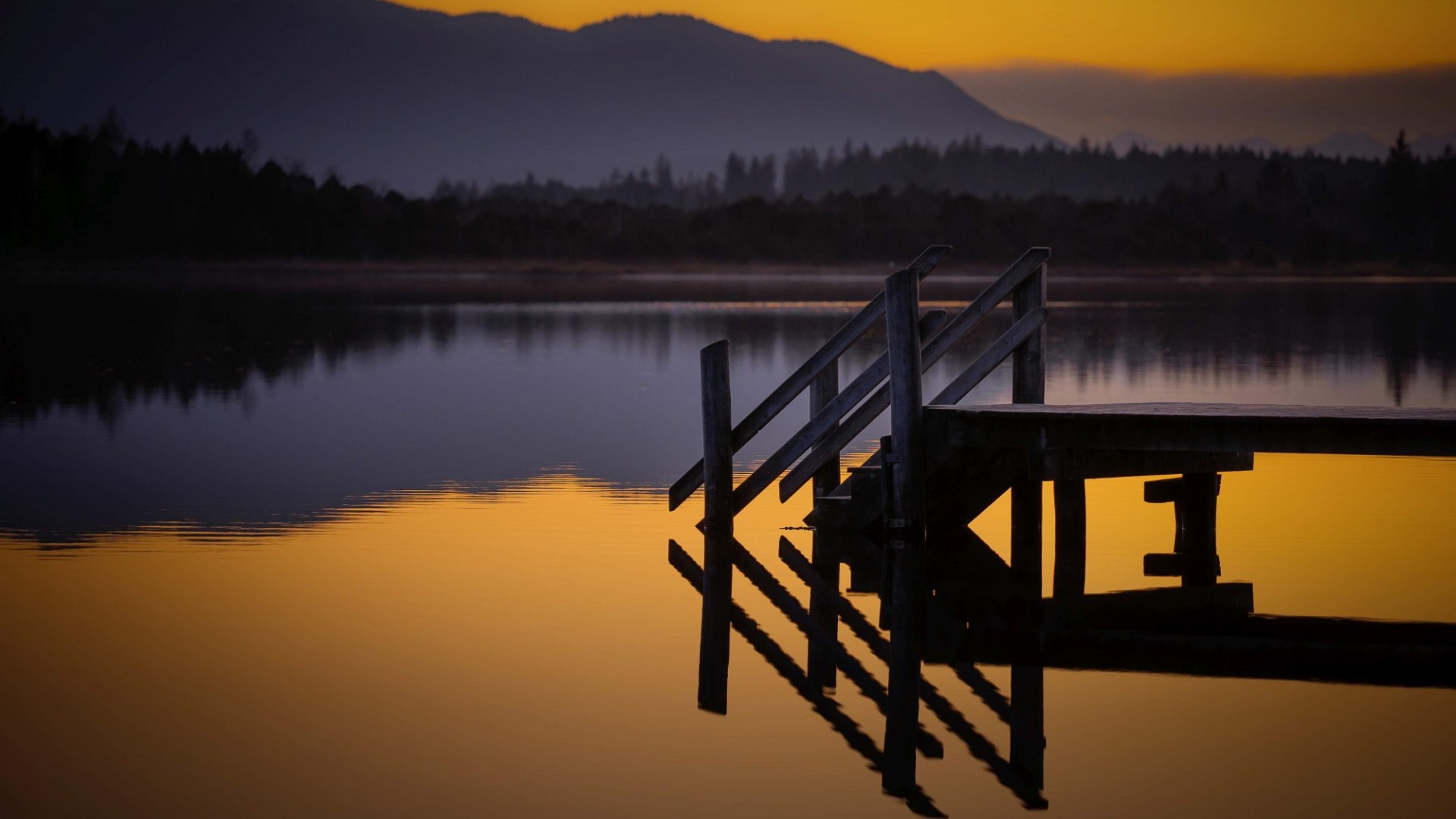 Sonnenuntergang am Kirchsee, &copy; Archiv T&ouml;lzer Land Tourismus|Max Gast