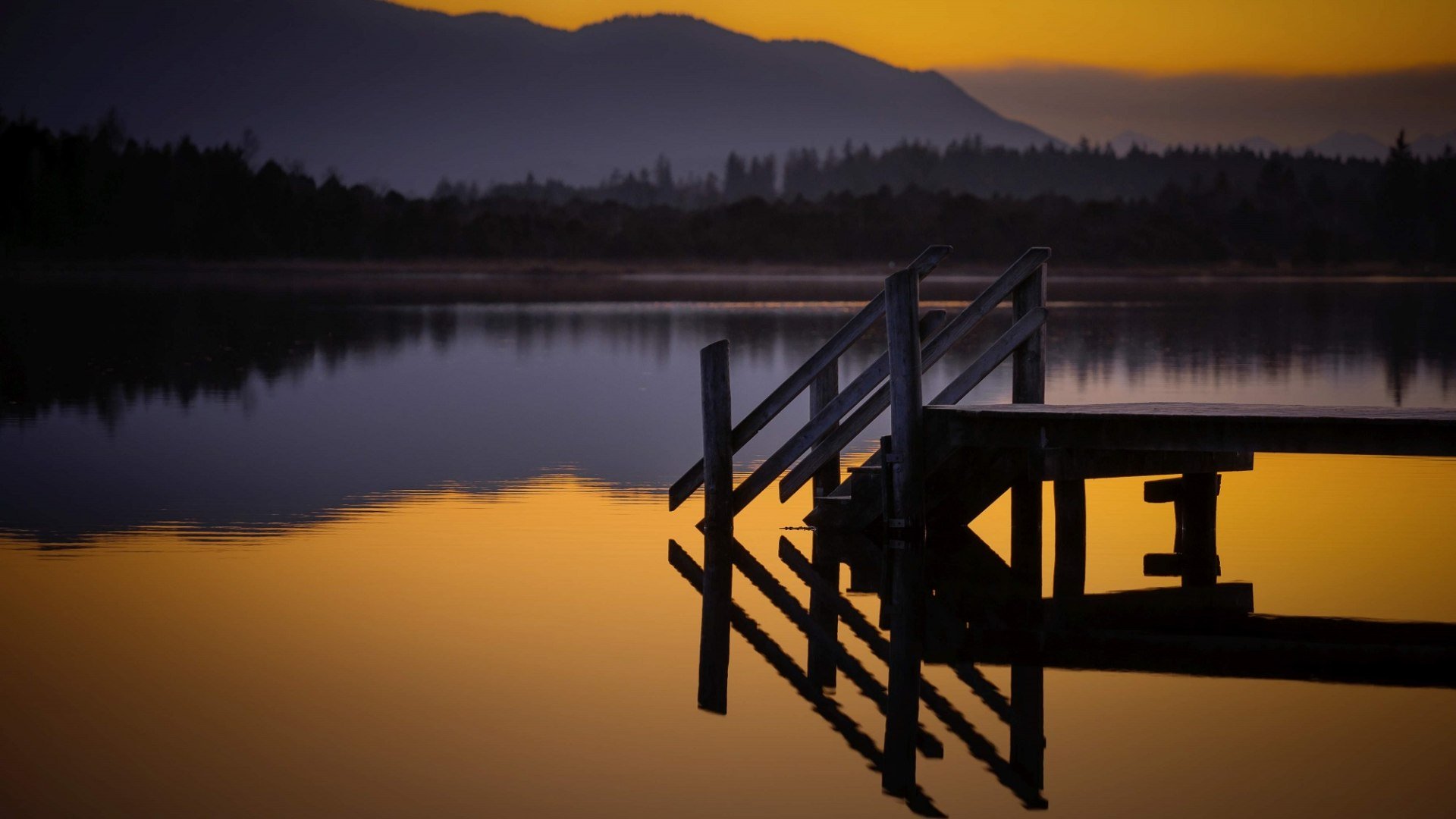 Sonnenuntergang am Kirchsee, &copy; Archiv T&ouml;lzer Land Tourismus|Max Gast