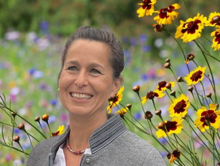 Die Kr&auml;uterp&auml;dagogin Alexandra Winzenh&ouml;ller unternimmt gerne mit G&auml;sten Kr&auml;uterwanderungen und bietet auch Kr&auml;uterworkshops an., &copy; Alexandra Winzenh&ouml;ller