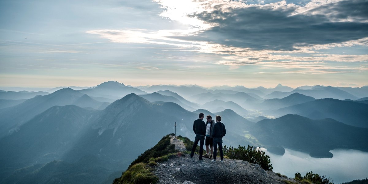 Herzogstand mit Blick auf den Walchensee, © Tourist Information Kochel a. See