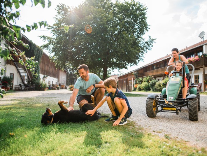 Urlaub auf dem Bauernhof, &copy; T&ouml;lzer Land Tourismus Foto: Leonie Lorenz