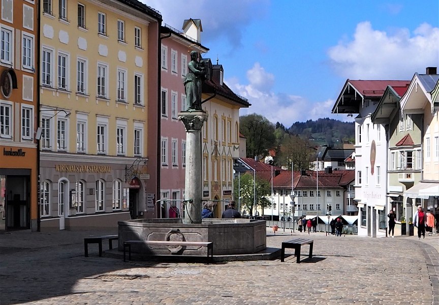 Marktplatz Bad Tölz, © Fakultät für Tourismus - Hochschule München - Digitales Marketing & Management
