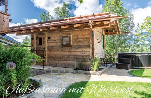 Au&szlig;ensauna mit Wirlpool, &copy; Holzerhof Lenggries