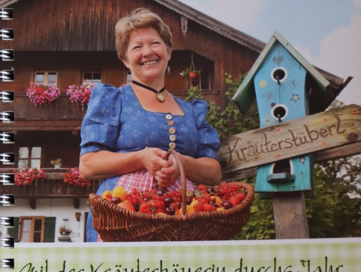 Rezeptbuch der Kräuterpädagogin Maria Walser vom Wackersberger Kräuterstüberl am Glaswinklerhof - im AVA-Verlag erschienen