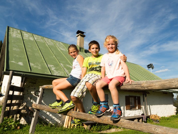 Kinder an der Kaser-Alm, © Tourismusverein Schlehdorf / Foto: Yvonn Mönch