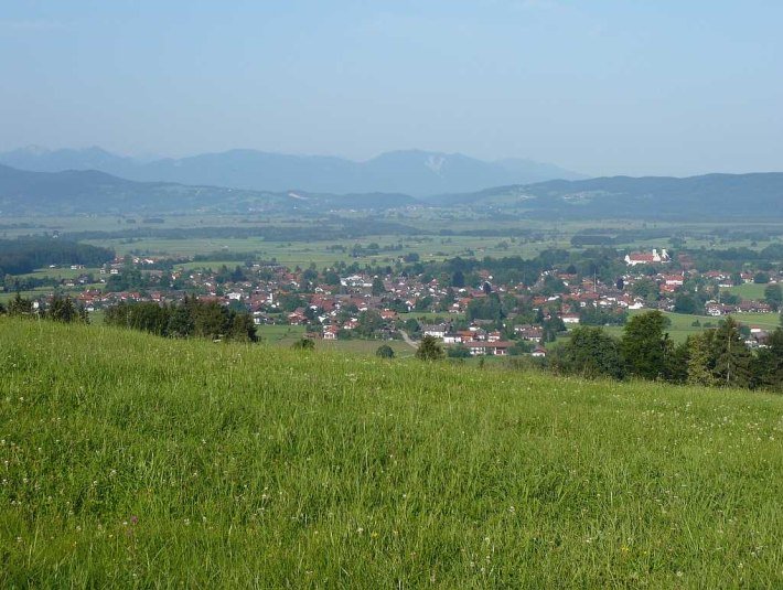 Blick auf Benediktbeuern, &copy; T&ouml;lzer Land Tourismus