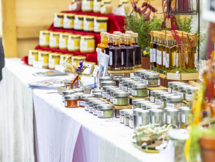 Regionale Produkte gibt's beim Sommerflimmern-Markt in Lenggries, &copy; Tourismus Lenggries|Adrian Greiter