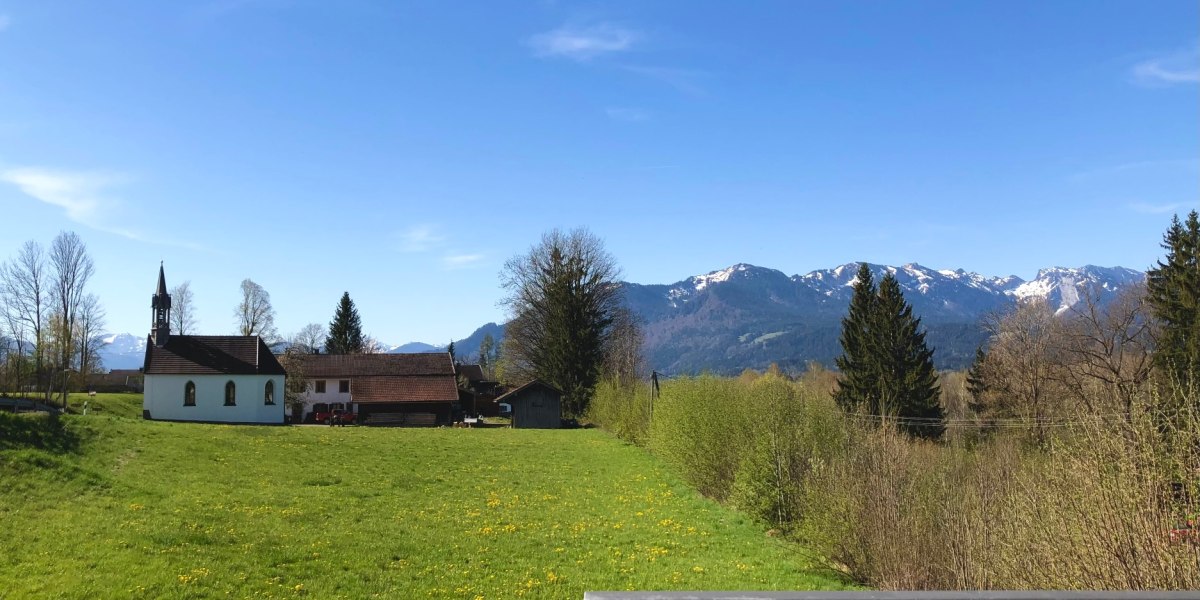 Blick auf die Kapelle von der Brücke aus, © Fakultät für Tourismus - Hochschule München - Digitales Marketing & Management