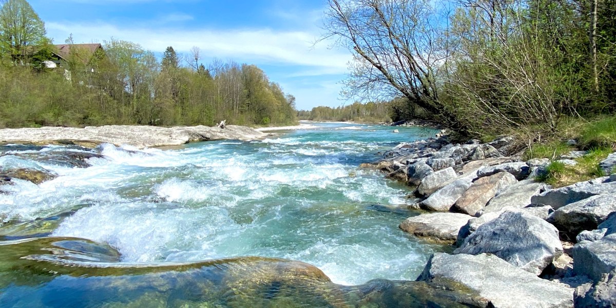 Blick auf die Isar vom Ufer aus, © Fakultät für Tourismus - Hochschule München - Digitales Marketing & Management