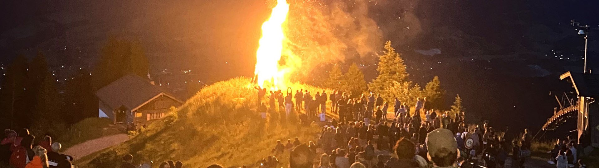 Am Wochenende rund um den l&auml;ngsten Tag des Jahres wird traditionell die Sonnwende gefeiert.
Foto:, &copy;  Lenggries Tourismus | Brauneck Bergbahn