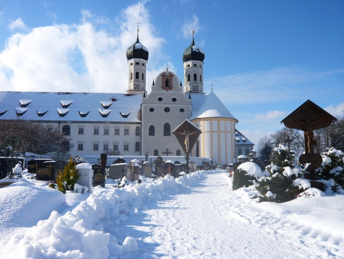 Basilika des Klosters Benediktbeuern, &copy; G&auml;steinformation Benediktbeuern