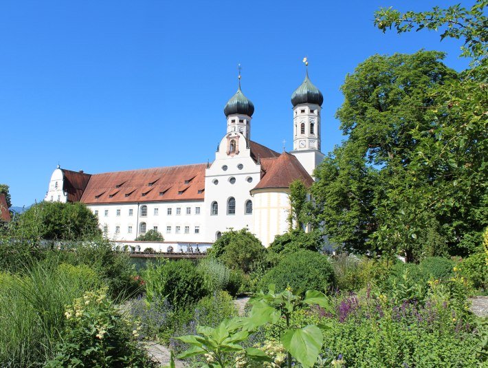 Zur inneren Mitte finden, Kraft tanken...im Mediationsgarten des Klosters Benediktbeuern, den das Zentrum f&uuml;r Umwelt und Kultur betreut!
Zaunguckerlgarten 5, &copy; G&auml;steinformation Benediktbeuern