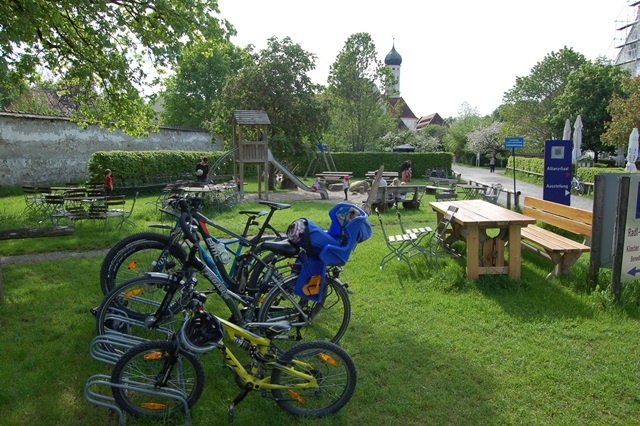 Idealer Pausenort - Biergarten Kloster Benediktbeuren, © Stadt Wolfratshausen