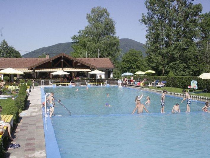 Alpenbad Arzbach, &copy; Gemeinde Wackersberg