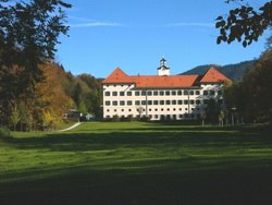 Schloss Hohenburg Westansicht, &copy; @Tourismus Lenggries