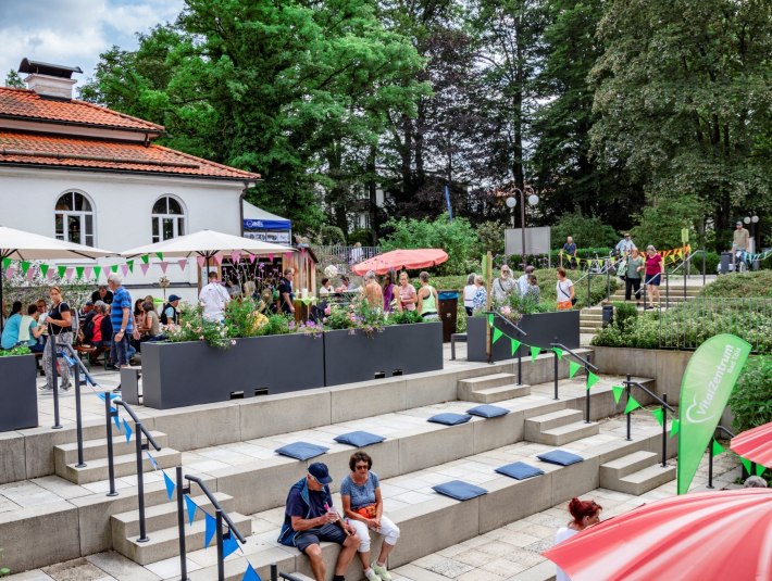 Reger Besuch an den Info- und Aktionsständen in und um das VitalZentrum Bad Tölz, © Stadt Bad Tölz
