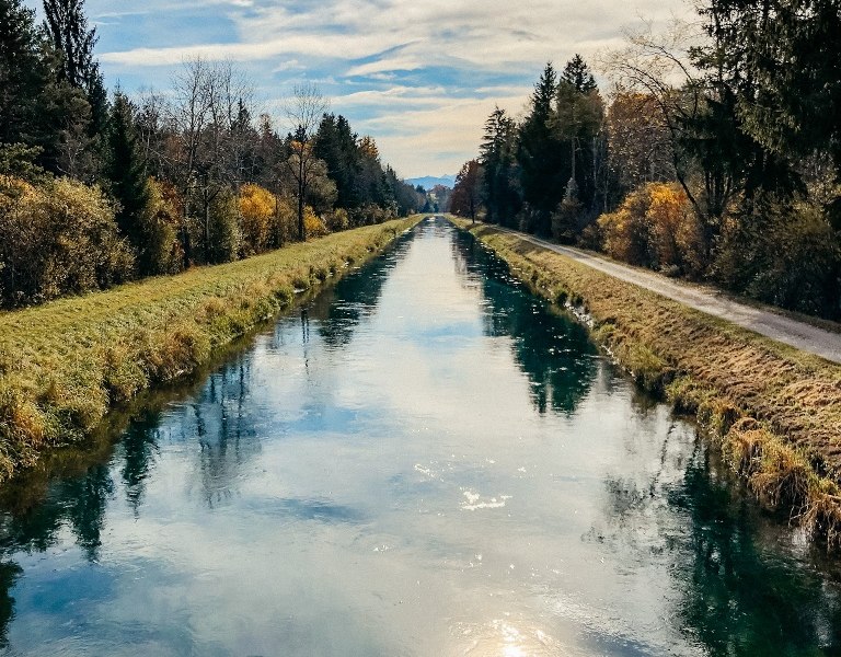 Loisach-Isar Kanal beim Birkensee, © Fakultät für Tourismus - Hochschule München - Digitales Marketing & Management