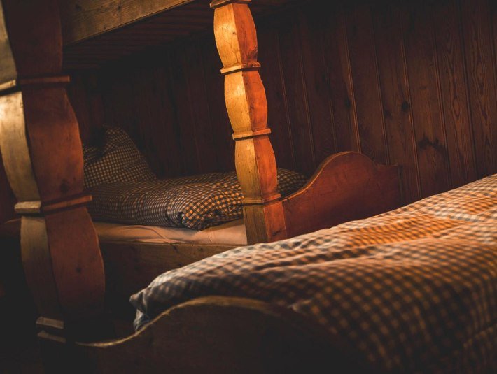 Hüttenerlebnis Übernachtung in traditionellen Stockbetten, © Florianshütte am Lenggrieser Brauneck