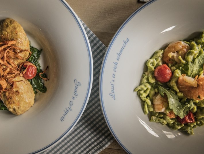 Genie&szlig;en Sie bayerische K&uuml;che in den Gastronomiebetrieben im T&ouml;lzer Land, &copy; oberbayern.de|P.v.Felbert