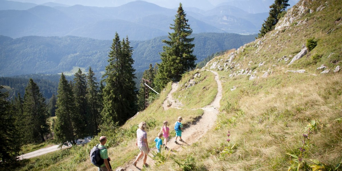 Familienwanderung am kleinen Höhenweg am Brauneck, © Tourismus Lenggries