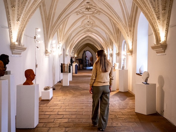 Kreuzgang im Kloster Benediktbeuern, © Tölzer Land Tourismus|Chris Geigl, sowhatwetravel