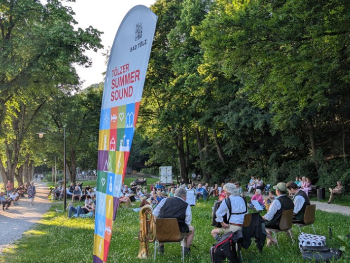 Lokale Musikgruppen spielen auf beim T&ouml;lzer Summer Sound - einer Veranstaltungsreihe w&auml;hrend der Sommermonate in Bad T&ouml;lz, &copy; Stadt Bad T&ouml;lz