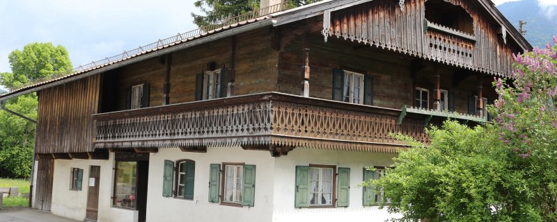 Ein Stück Kocheler Ortsgeschichte. Das Denkmal wird ab Frühjahr 2022 zeigen wie sich das Schusterhandwerk mit den Jahrhunderten
verändert hat. , © Deutsche Stiftung Denkmalschutz|Peter Schabe