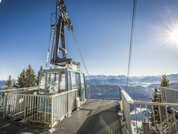 ...lässt einen bequem die Aussicht auf das winterliche Bergpanorama und den Walchensee genießen , © TI Kochel a. See/Walchensee|Foto: Thomas Kujat