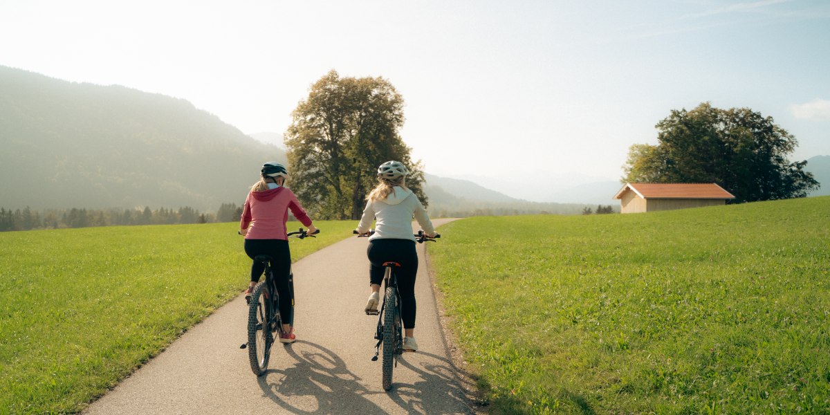 Fahrradtour mit Verweilorten im Isarwinkel - Streckenabschnitt in Gaißach, © Schorschi Doll